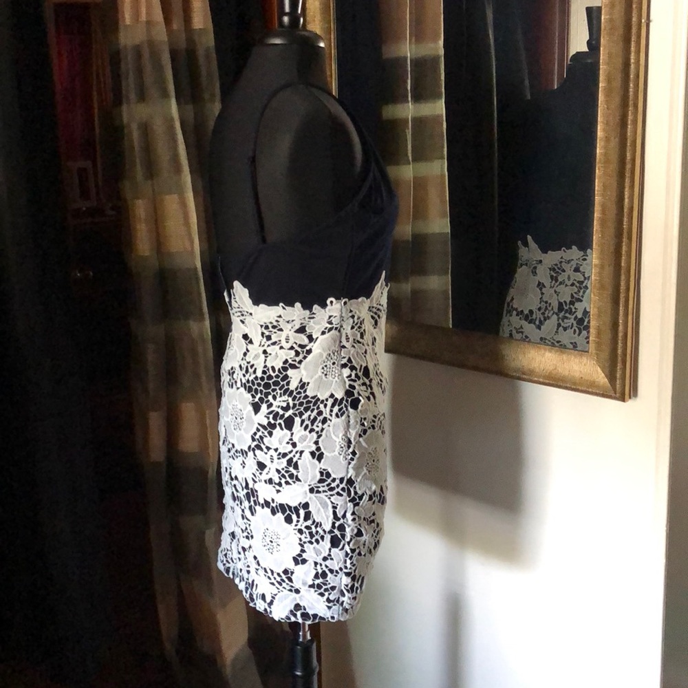 Dress - Picture 4 of 4